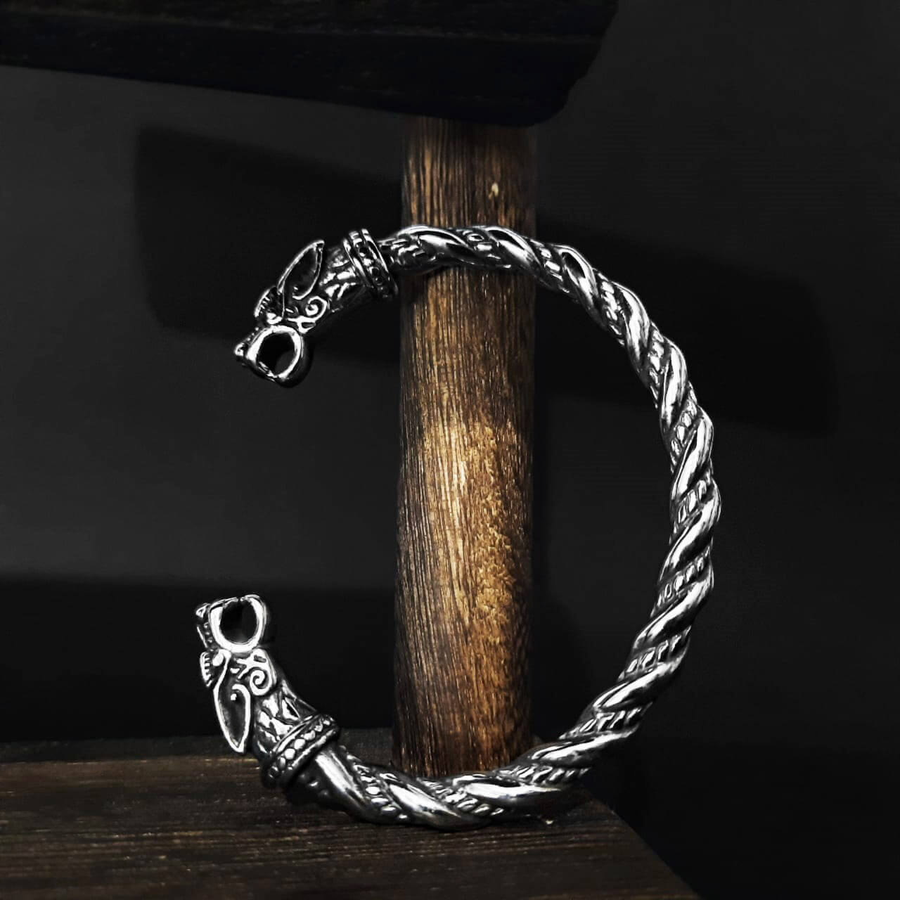 Bratara Lupul Sacru | Viking Century