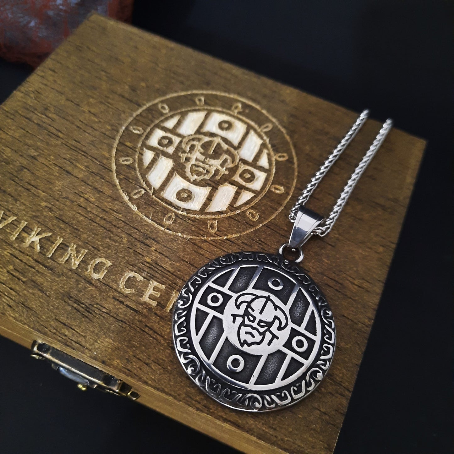 Colier Viking Century