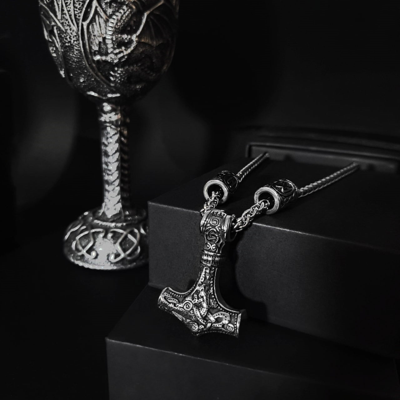 Colierul Thor's Hammer Rune_viking_century