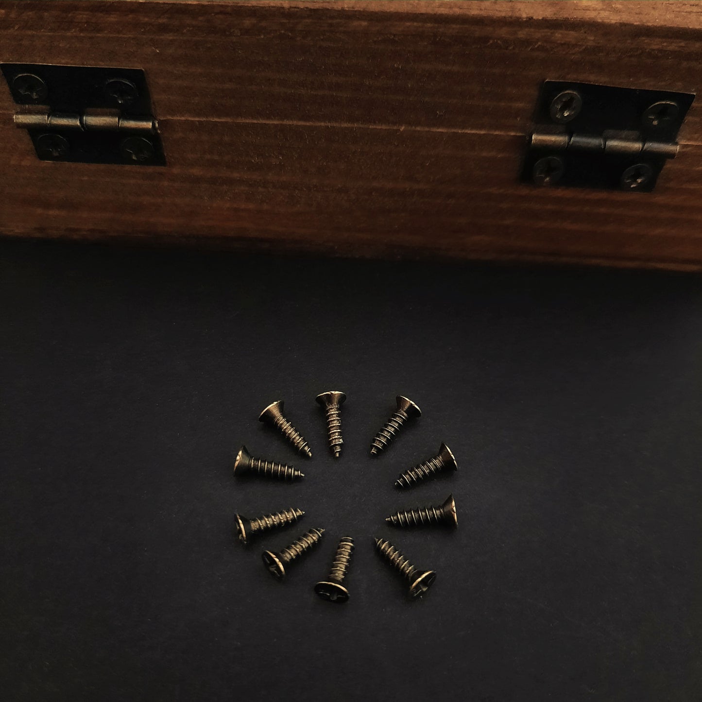 Șuruburi vintage mini M2 x 8mm | Viking Century cutii lemn