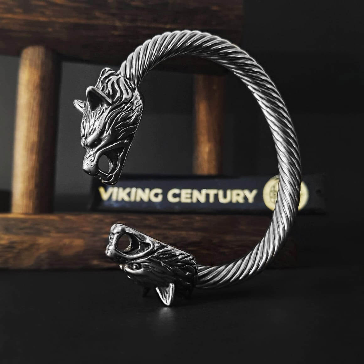 Bratara Double Wolf | Viking Century Romania