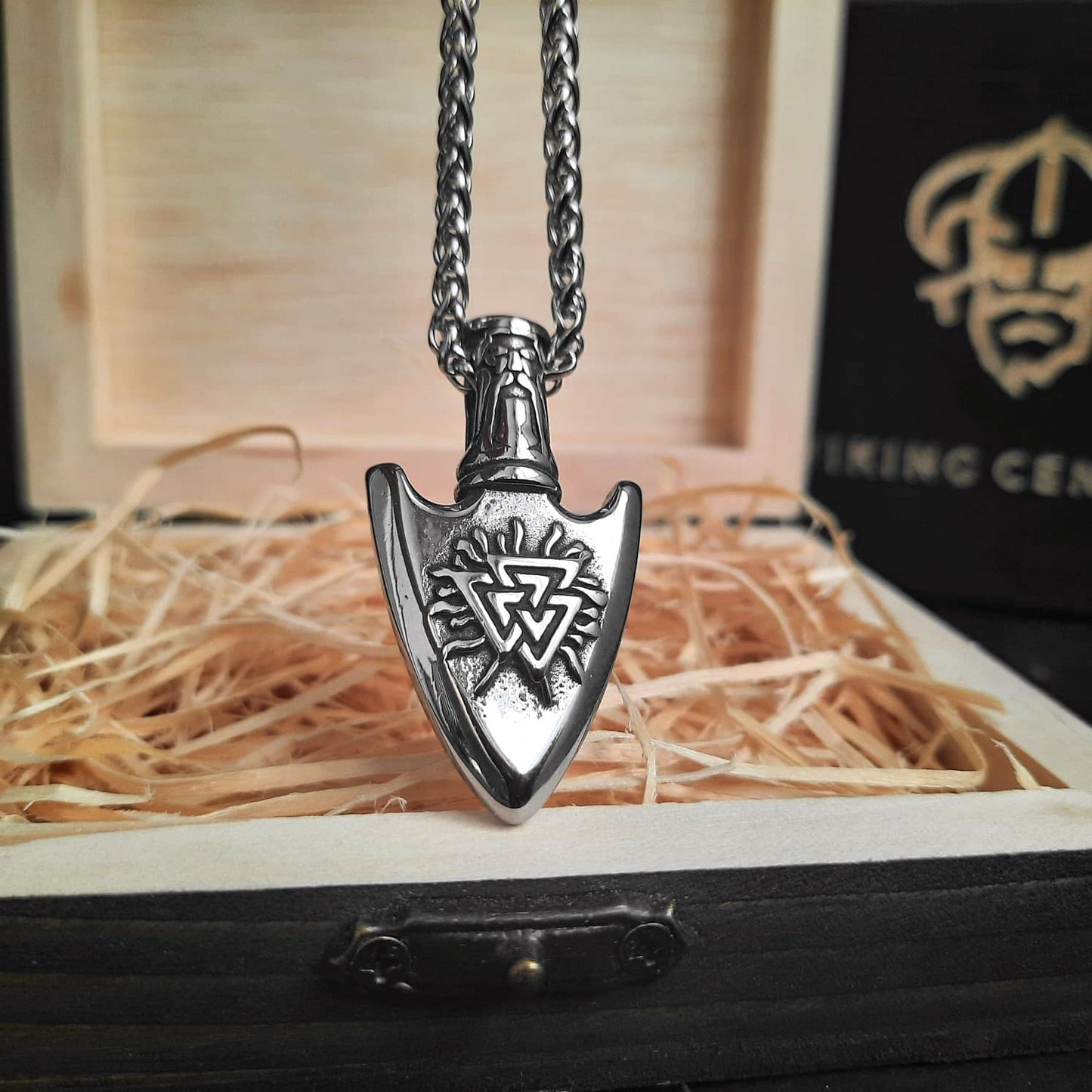 Colierul Odin's Arrow