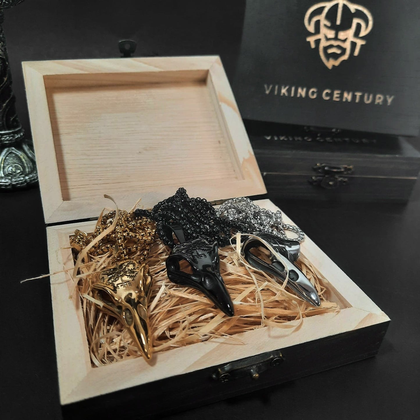 Set 3 Coliere Craniu de corb - Auriu, Argintiu, Negru